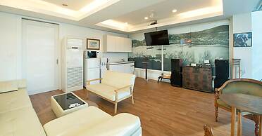 Tongyeong Geobukseon Hotel