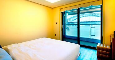 Tongyeong Geobukseon Hotel