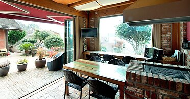 Tongyeong Geobukseon Hotel