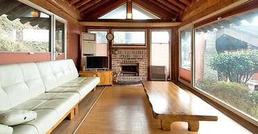 Tongyeong Geobukseon Hotel