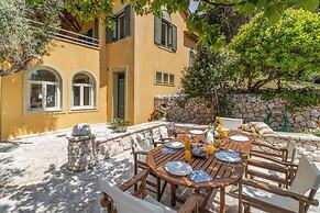 Villa Elpida