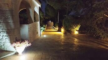 Dépendance in Villa Karmel