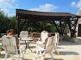 Dépendance in Villa Karmel