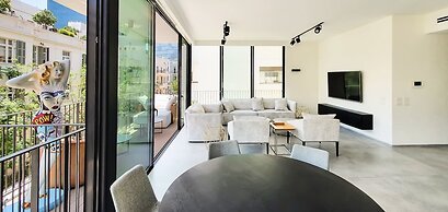 Exclusive 3BDR Near Rothschild TL40