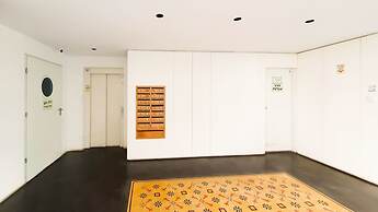 Exclusive 3BDR Near Rothschild TL40