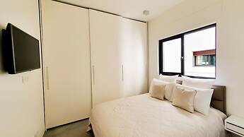 Exclusive 3BDR Near Rothschild TL40