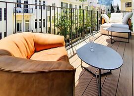 Exclusive 3BDR Near Rothschild TL40