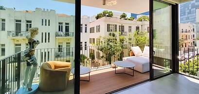 Exclusive 3BDR Near Rothschild TL40