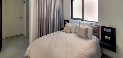 Exclusive 3BDR Near Rothschild TL40