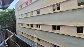 Exclusive 3BDR Near Rothschild TL40