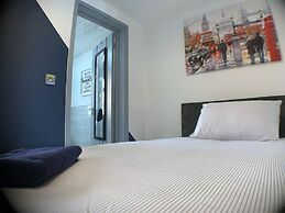 Grand Central Budget Modern Apartments