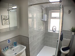 Grand Central Budget Modern Apartments