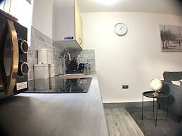 Grand Central Budget Modern Apartments