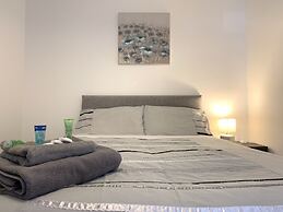 Grand Central Budget Modern Apartments