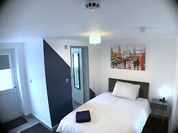 Grand Central Budget Modern Apartments