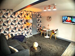 Grand Central Budget Modern Apartments