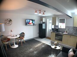 Grand Central Budget Modern Apartments