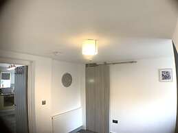 Grand Central Budget Modern Apartments