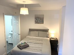 Grand Central Budget Modern Apartments