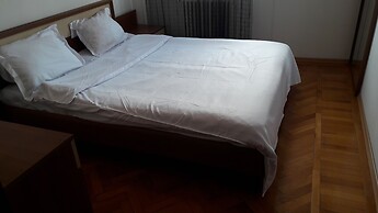 Km 0 Deluxe Apartment Old Town