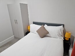 Birtley's Amethyst, 3 Bedroom Apt ,sleeps 6 Guest