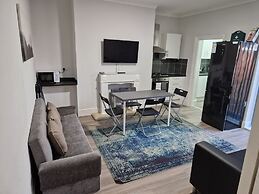 Birtley's Amethyst, 3 Bedroom Apt ,sleeps 6 Guest