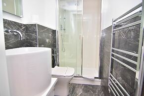 MACARENA WHARF Apartments