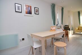 MACARENA WHARF Apartments