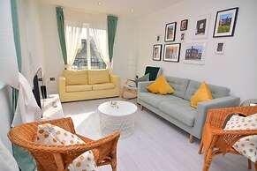 MACARENA WHARF Apartments