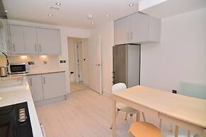 MACARENA WHARF Apartments