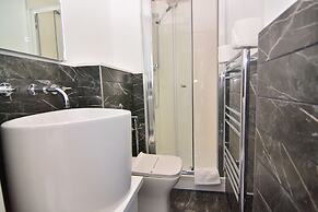 MACARENA WHARF Apartments