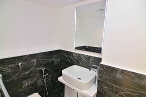 MACARENA WHARF Apartments