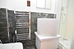 MACARENA WHARF Apartments