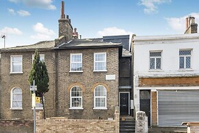 MACARENA WHARF Apartments