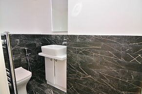 MACARENA WHARF Apartments