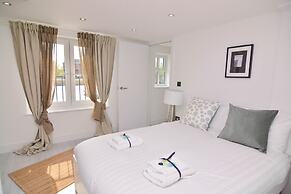 MACARENA WHARF Apartments