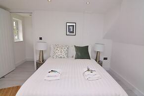 MACARENA WHARF Apartments