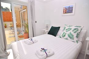 MACARENA WHARF Apartments