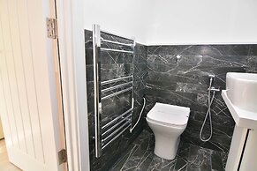 MACARENA WHARF Apartments