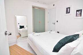 MACARENA WHARF Apartments