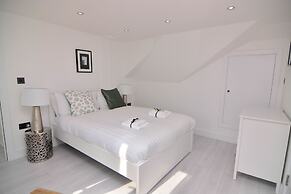 MACARENA WHARF Apartments