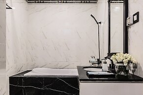 IBIZA Riverfront Da Nang Hotel Powered by ASTON