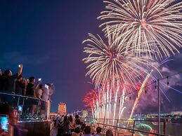 IBIZA Riverfront Da Nang Hotel Powered by ASTON