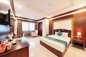 IBIZA Riverfront Da Nang Hotel Powered by ASTON