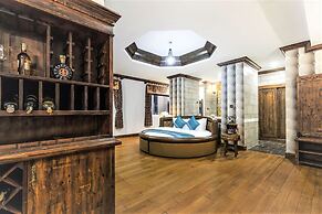 IBIZA Riverfront Da Nang Hotel Powered by ASTON