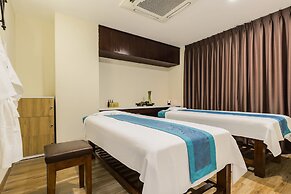 IBIZA Riverfront Da Nang Hotel Powered by ASTON