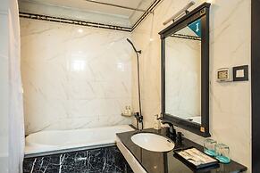 IBIZA Riverfront Da Nang Hotel Powered by ASTON