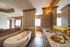 IBIZA Riverfront Da Nang Hotel Powered by ASTON