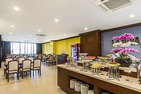 IBIZA Riverfront Da Nang Hotel Powered by ASTON