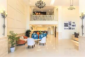 IBIZA Riverfront Da Nang Hotel Powered by ASTON